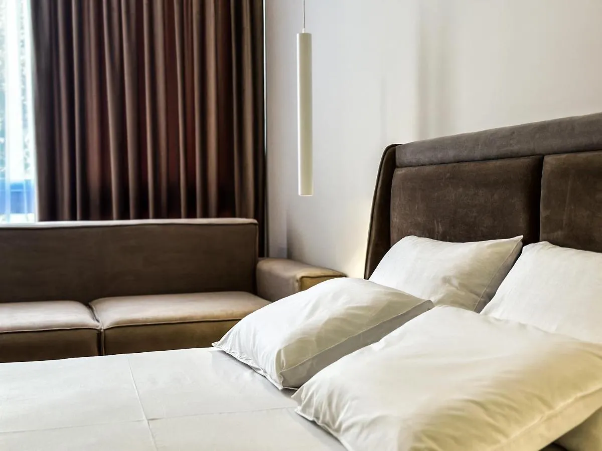 Alexander Rooms Durres 4*,  Albania