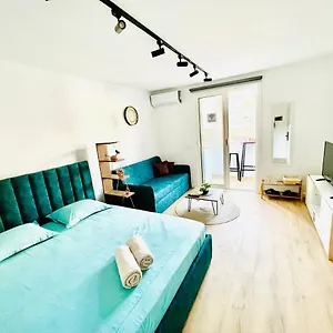 Appartamento 1, Tirana